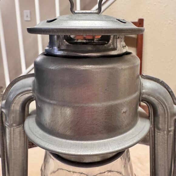 New Vintage W.T. Kirkman “Little Champ” No.1 C.B.Oil Lantern Metal Kerosene Lamp - Picture 8 of 15